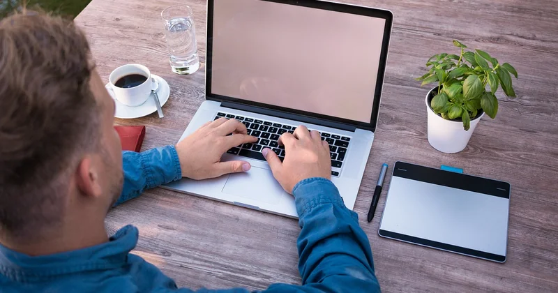 Le site du restaurant et les signaux de proximité